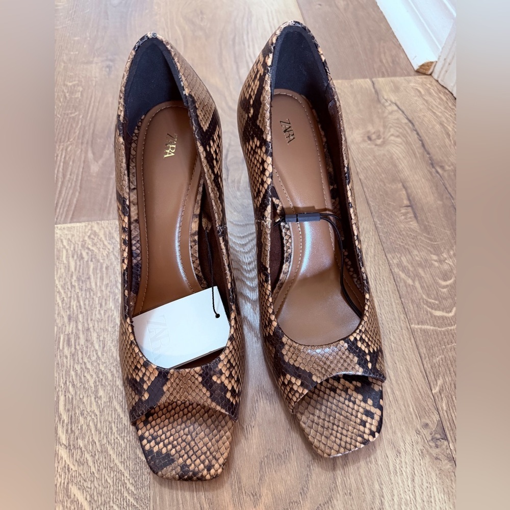 NWT Zara Snakeskin Open Toe Heels Size 7.5 - Picture 2 of 7